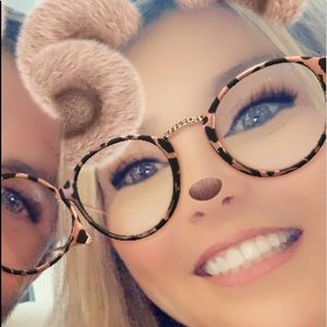 Meet your Posher, Chrissy